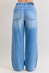 Judy blues-HW Wilhemina Elastic WB & Side Panel

37%Cotton / 51% Lyocell / 11% Hemp

Rise: 12 3/8"
Inseam: 31"