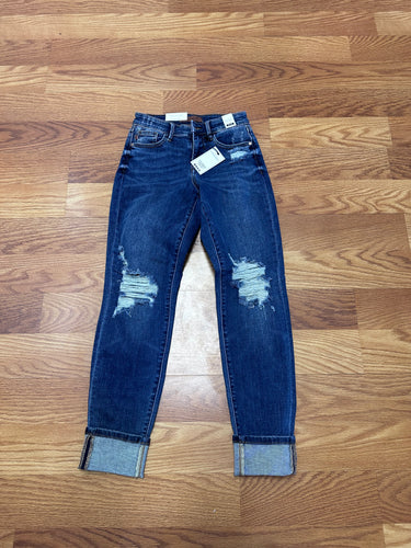 Mid rise boyfriend fit distressed Judy blues