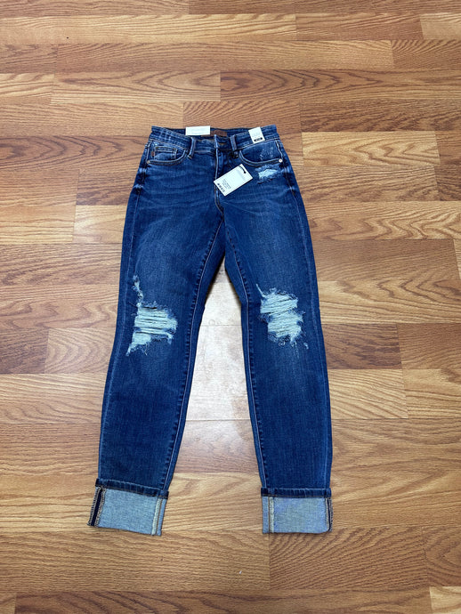 Mid rise boyfriend fit distressed Judy blues