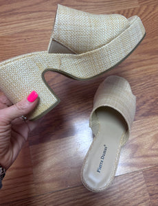 Natural color wedge sandal