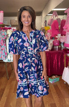 SHORT SLEEVE WOVEN PRINT MINI DRESS WITH POCKETS