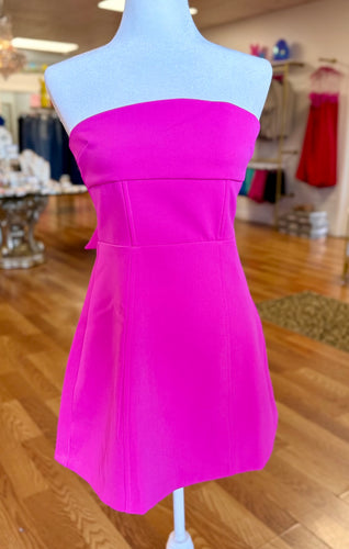 Hot pink strapless dress beautiful Bow in the back!🩷