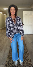 Black top. Contrast Detail Geo Print Woven Blouse