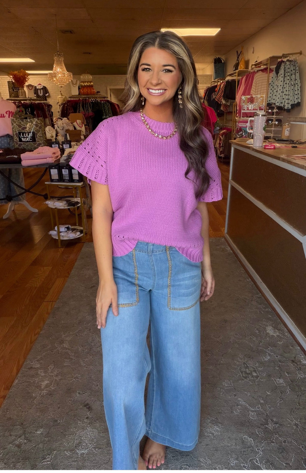 Short-Sleeve Crew-Neck Sweater-dressy. Beautiful color-pink