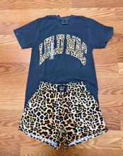 Lulu Mac grey Comfort color tee leopard