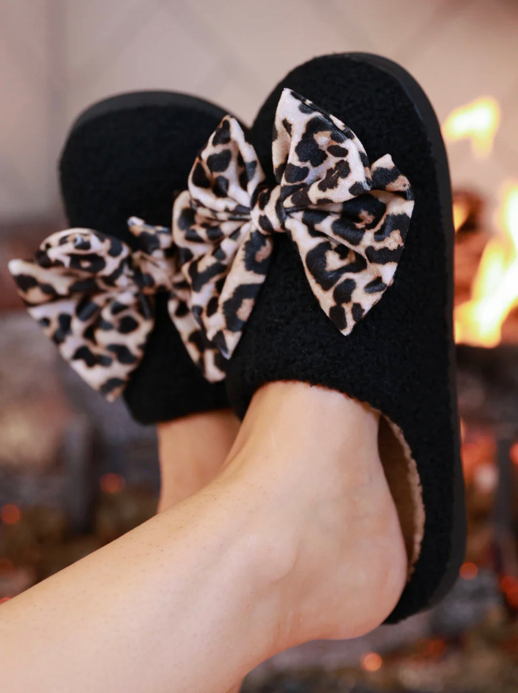 Cozy bow slippers -black leopard!