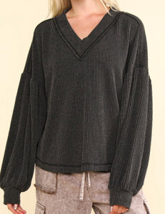 Two tone oversize ribbed top. Best seller. I’m wearing the small