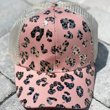 Trucker Hat "Shiny Leopard"
