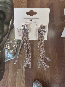 Dangle diamond gold earrings