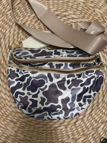 Camo bag -super cute. Must have