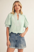 Stripe Contrast Accent Solid Top
