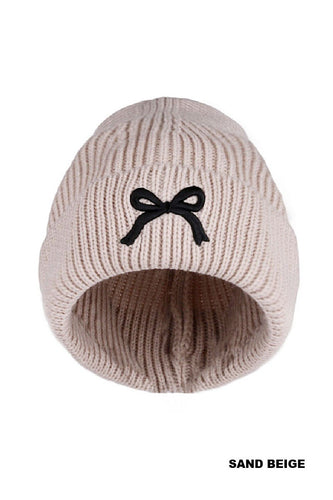COQUETTE BOW EMBROIDERED CUFF BEANIE
	
-BOW RIBBON EMBROIDERED
-TRENDY DESIGN
-SOFT CUFFED BEANIE